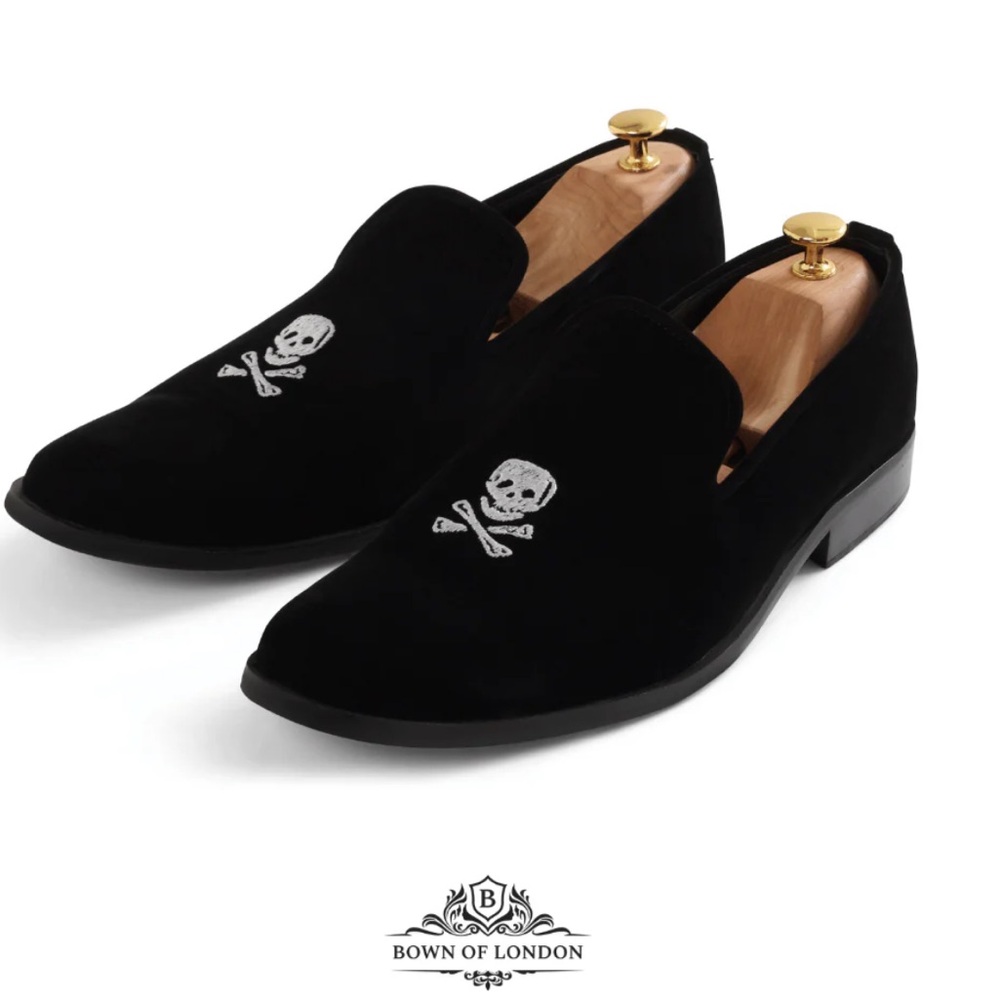 Bown of London NEW Black Skull Embroidered Men's Loafers SIZE 9.5